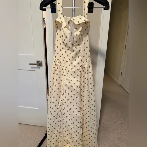 New With Tags NWT ASTR The Label Marianna Halter Midi Dress XS Elegant - Picture 6 of 7